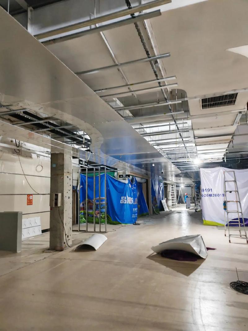 砥礪前行，筑夢未來——記河南祥瑜展興建筑裝飾鄭州外貿(mào)中心項(xiàng)目施工現(xiàn)場